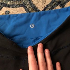 SOLD Lululemon reversible crop leggings